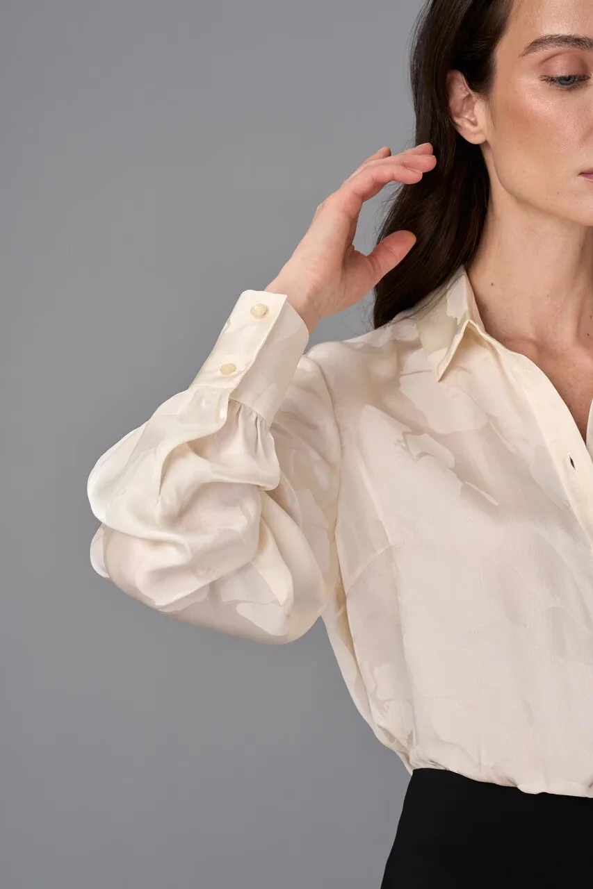 Бежевая блуза из жаккардового шёлка — фотография 7