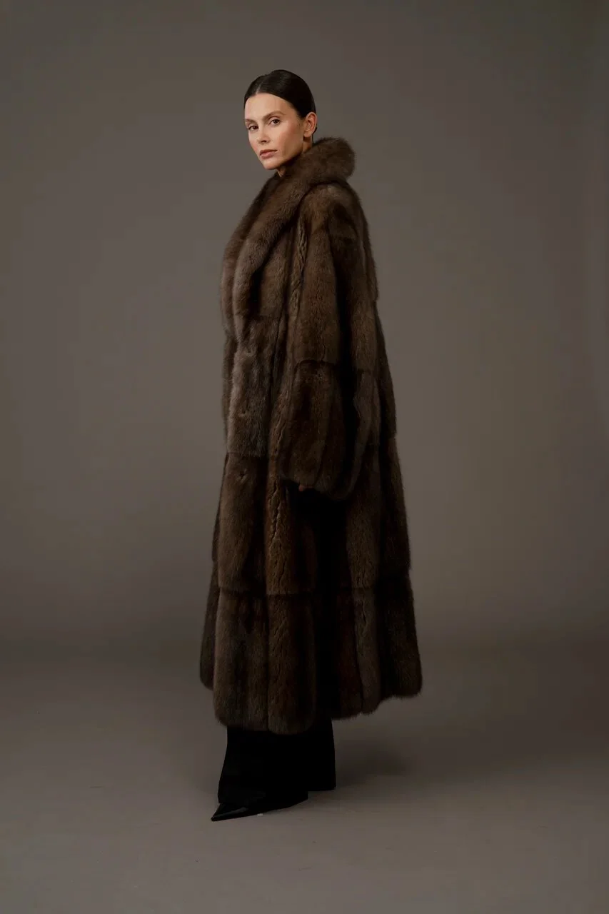 Пальто из баргузинского соболя с шалевым воротником — фотография 6